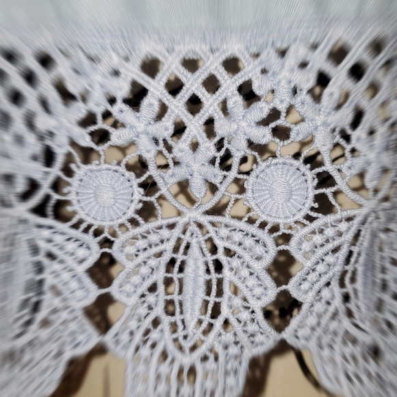 JtheWAY WOMEN'S LACEY CROP TOP - Picture 2 of 11